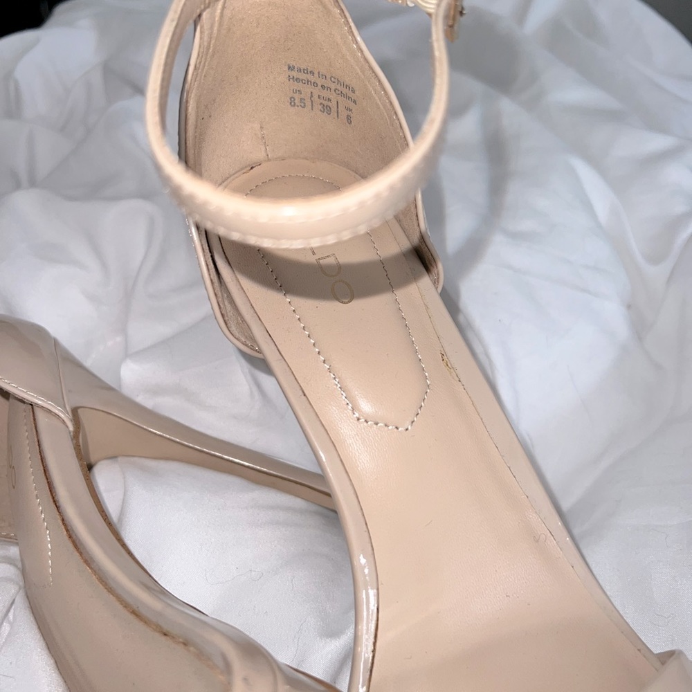 Nude Heels - Picture 3 of 6